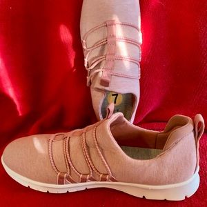 Cloudstepper by Clark’s cushion soft slipon loafers sz 7. Mauve/pink. Womens NEW